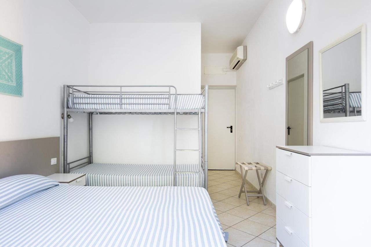 Muma Hostel Сант-Антиоко Экстерьер фото