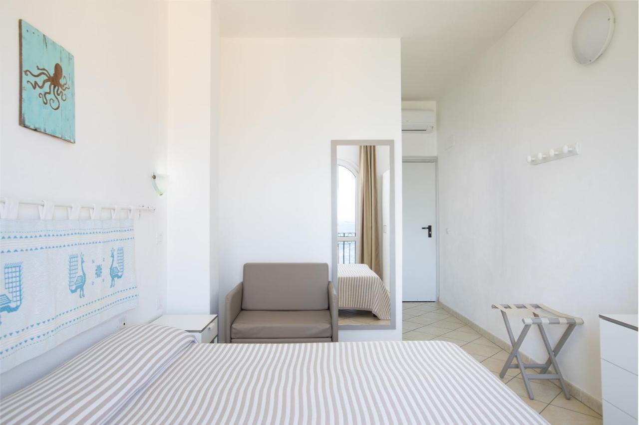 Muma Hostel Сант-Антиоко Экстерьер фото